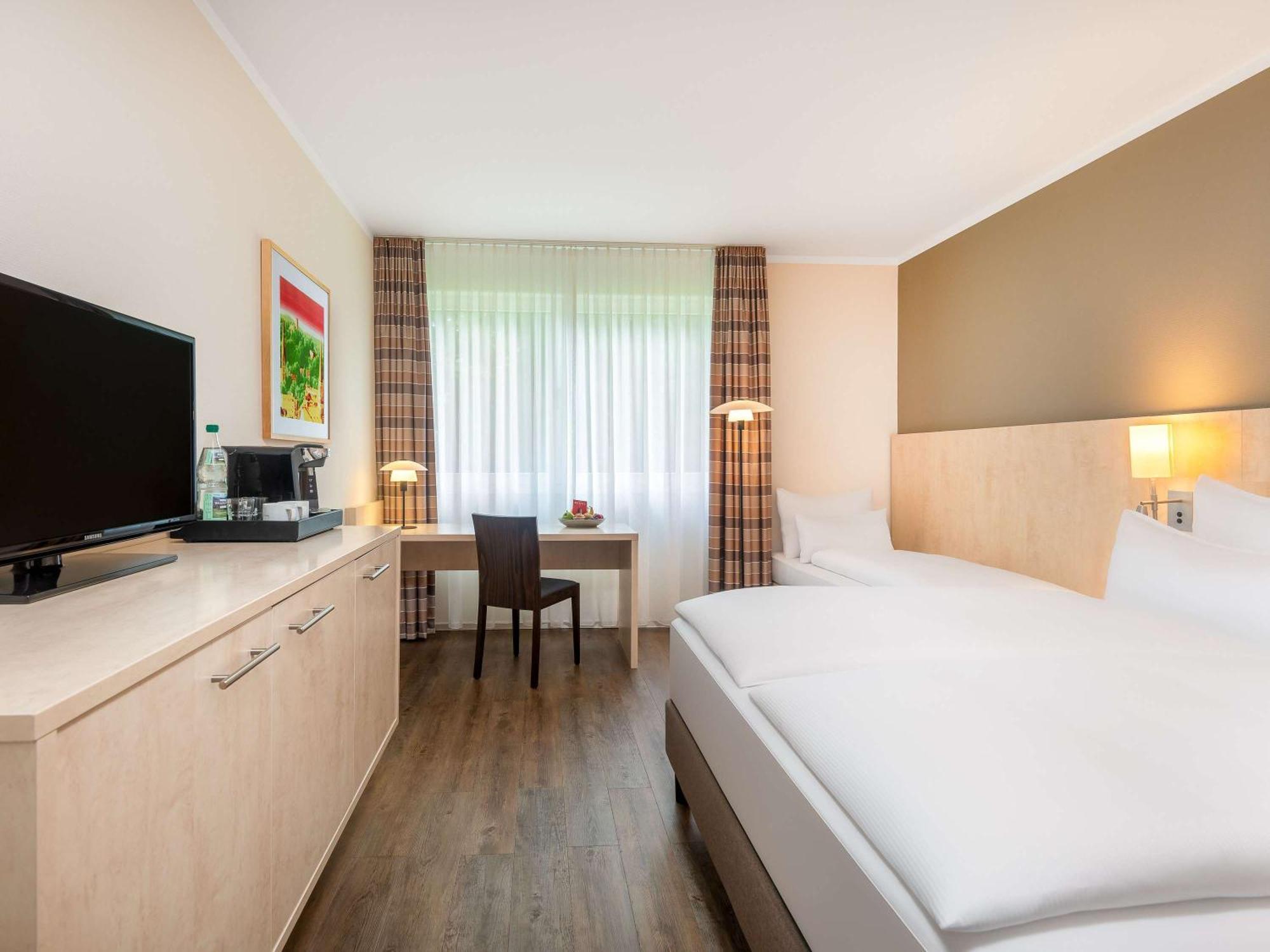 Mercure Hotel Bielefeld Johannisberg Exterior foto